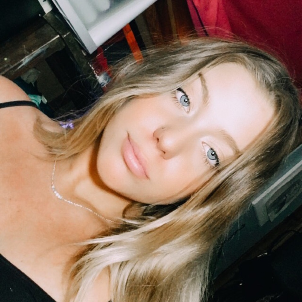 Meet your Posher, Alivia